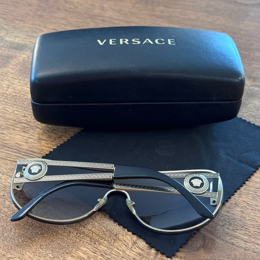 VERSACE Shield Sunglasses - Picture 4 of 12
